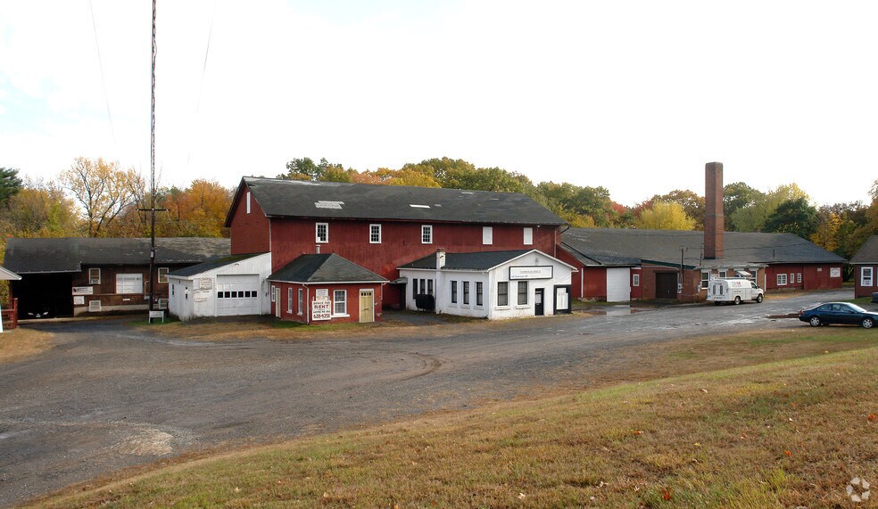 Primary Photo Of 141 Summer St, Plantsville Warehouse For Lease