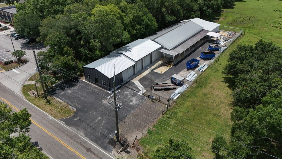 More Photos Of 301 Charlie Griffin Rd, Plant City Flex For Lease