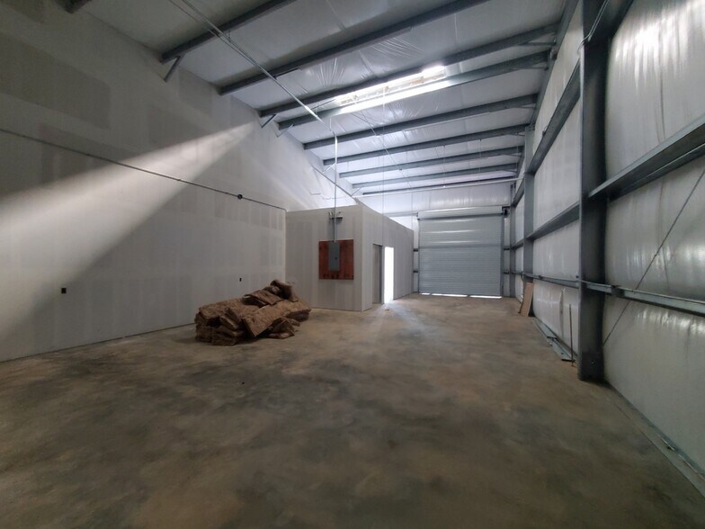 More Photos Of 1722 Cargill, Willis Flex For Sale