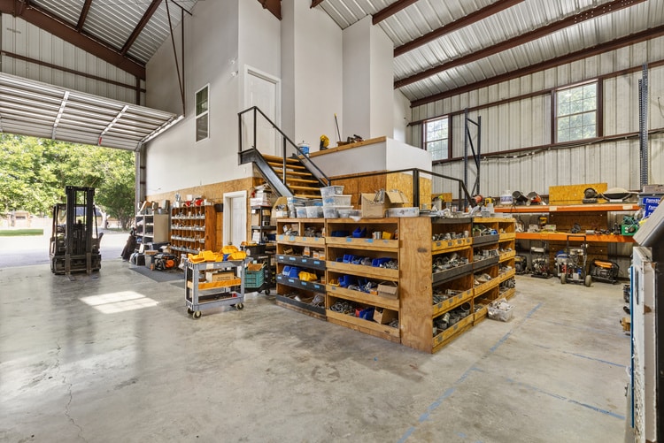 More Photos Of 4925 Ben Day Murrin Rd, Fort Worth Industrial For Sale