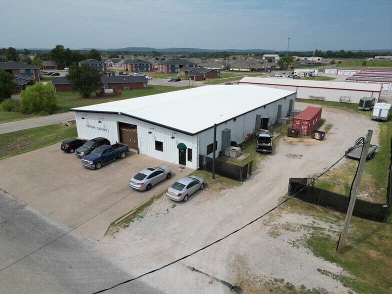 More Photos Of 204 S Hominy Ave, Skiatook Industrial For Sale