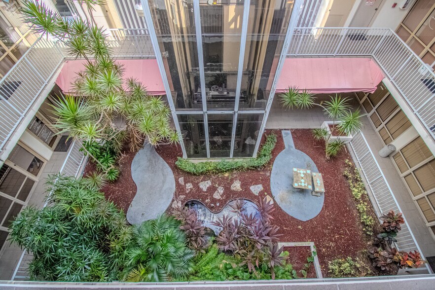 More Photos Of 8360 W Oakland Park Blvd, Sunrise Office For Sale