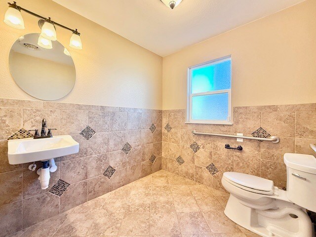 More Photos Of 201 10th St, Windsor Office For Sale