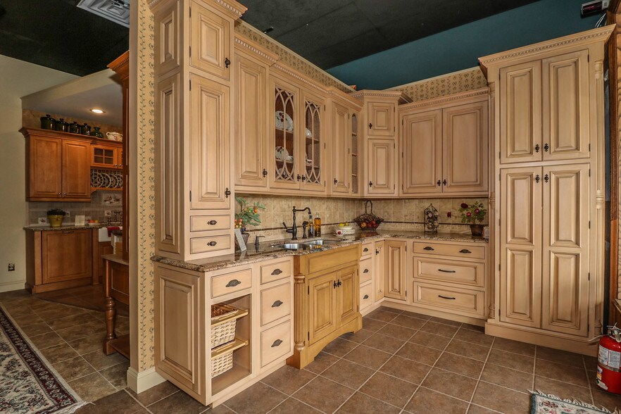 More Photos Of 240 US Highway 206, Flanders Restaurant For Lease