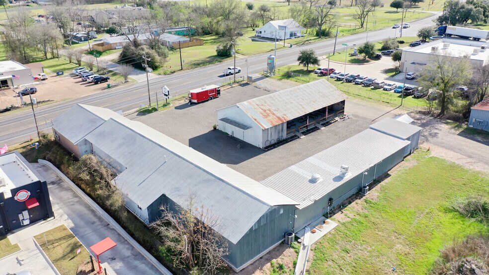 More Photos Of 710 S May St, Madisonville General Retail For Sale