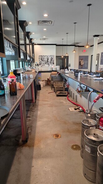 More Photos Of 801 Studewood St, Houston Restaurant For Lease