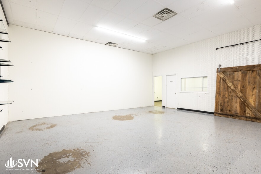 More Photos Of 1158 Industry Rd, Lexington Warehouse For Lease