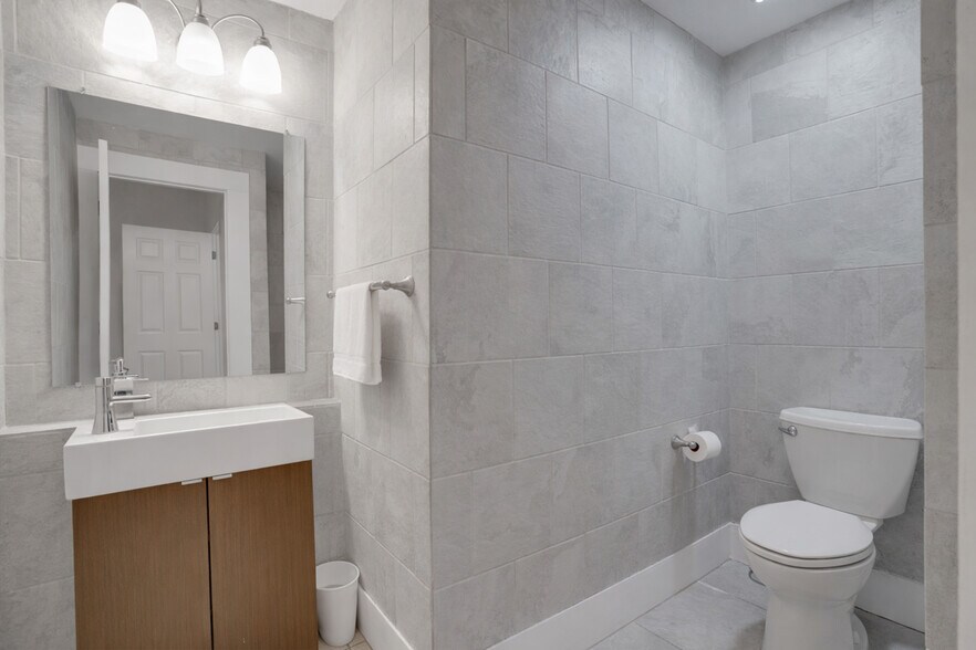 More Photos Of 316 W Columbus Dr, Tampa Apartments For Sale