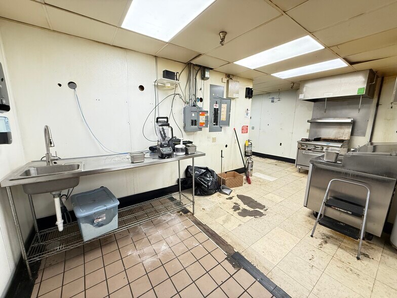 More Photos Of 4620-4692 Cottage Grove Rd, Madison Unknown For Lease