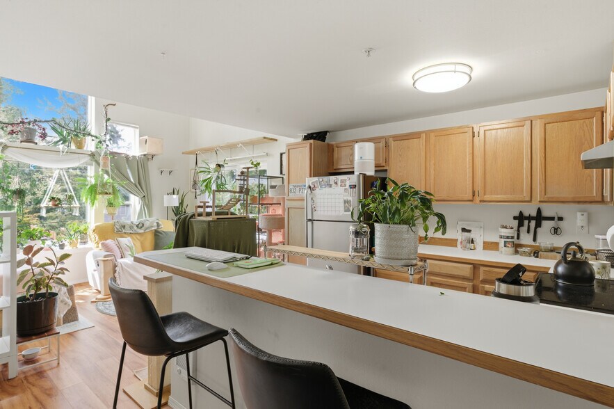 More Photos Of 13310 Greenwood Ave N, Seattle Apartments For Sale