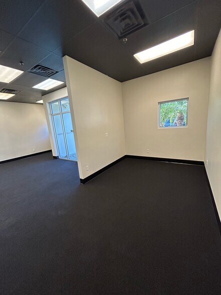 More Photos Of 7983-7997 SW Jack James Dr, Stuart Showroom For Sale
