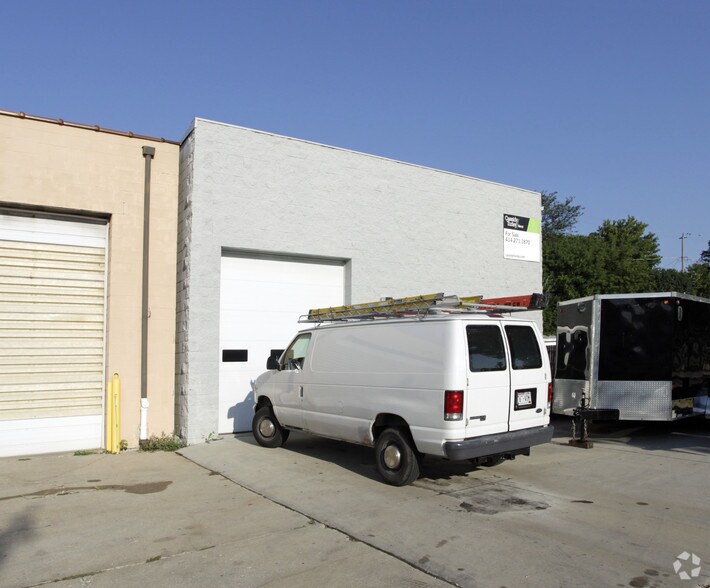 More Photos Of 529-535 S 93rd St, Milwaukee Warehouse For Sale