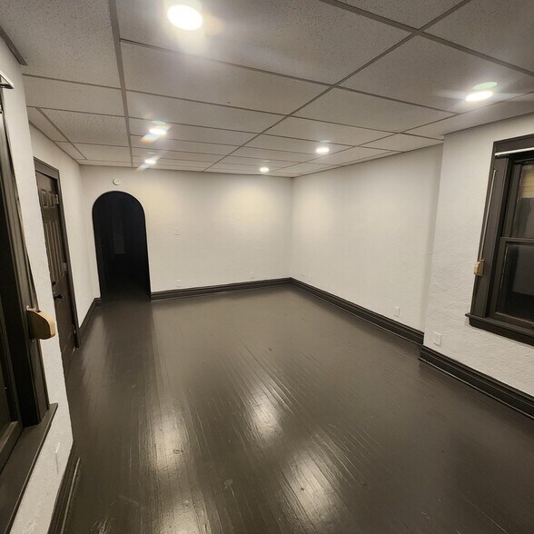 More Photos Of 1301 Pennsylvania St, Gary Apartments For Sale