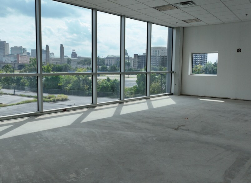 More Photos Of 1000 N Cameron St, Harrisburg Flex For Lease