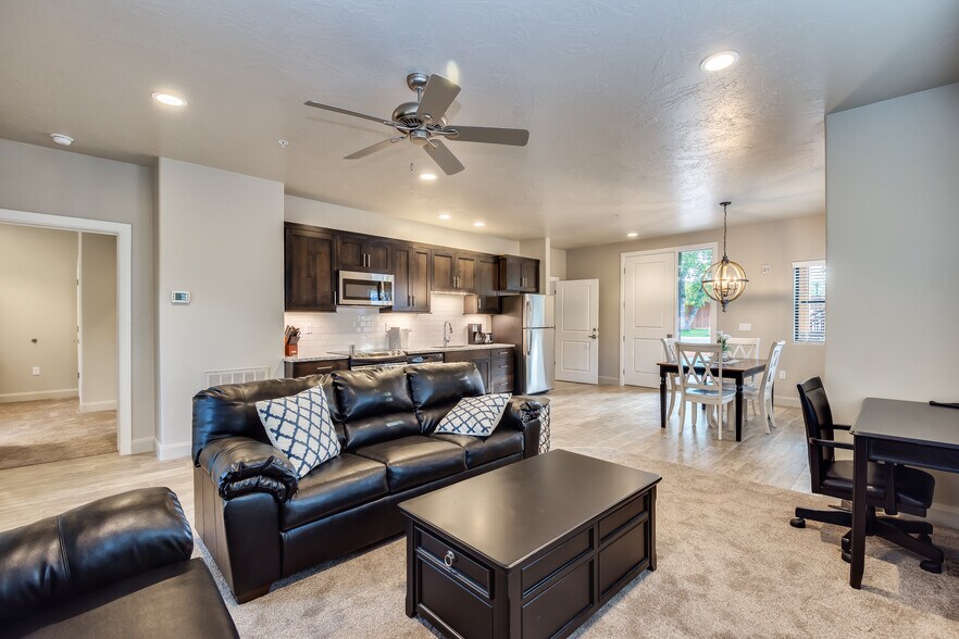 More Photos Of 1101 Zion Park Blvd, Springdale Specialty For Sale