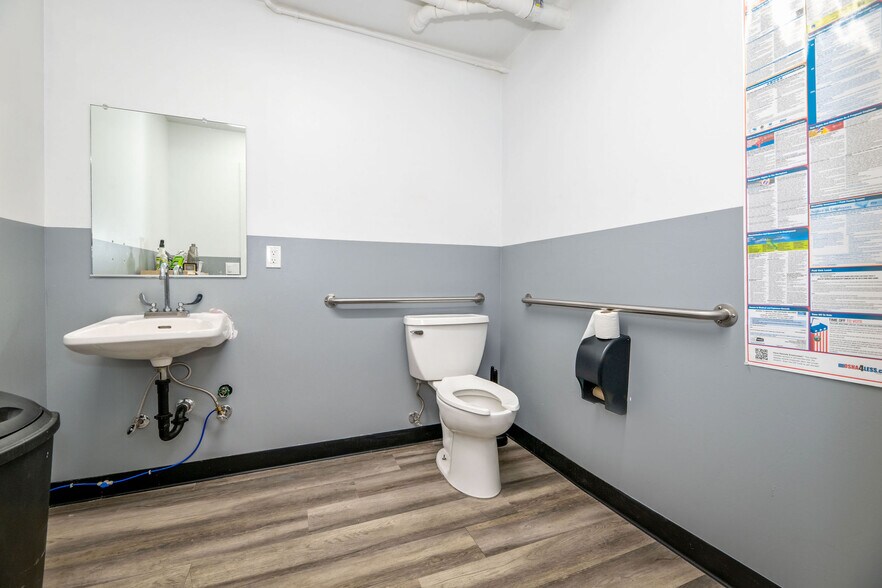 More Photos Of 110 Spring Hill Dr, Grass Valley Manufacturing For Lease