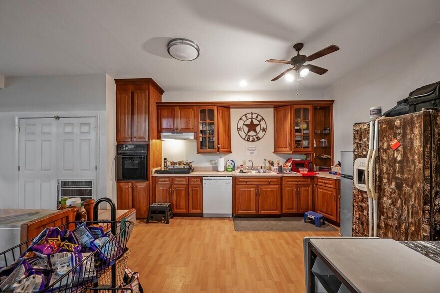 More Photos Of 31633 US-377 Hwy, Gordonville Light Distribution For Sale