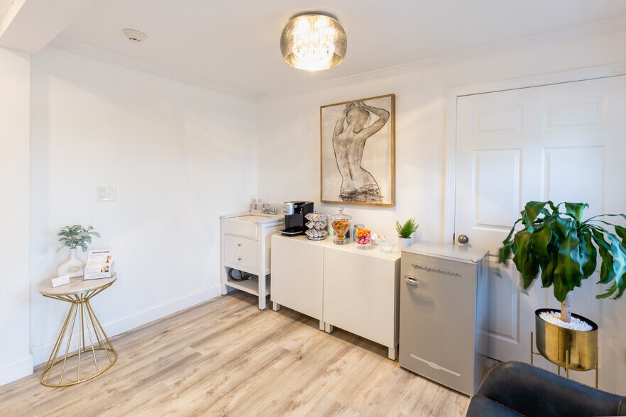More Photos Of 176-178 Court St, Plymouth Apartments For Sale