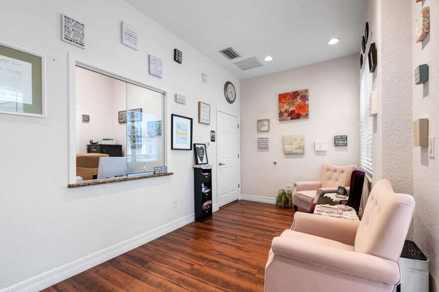More Photos Of 934 Cypress Village Blvd, Sun City Center Office For Sale