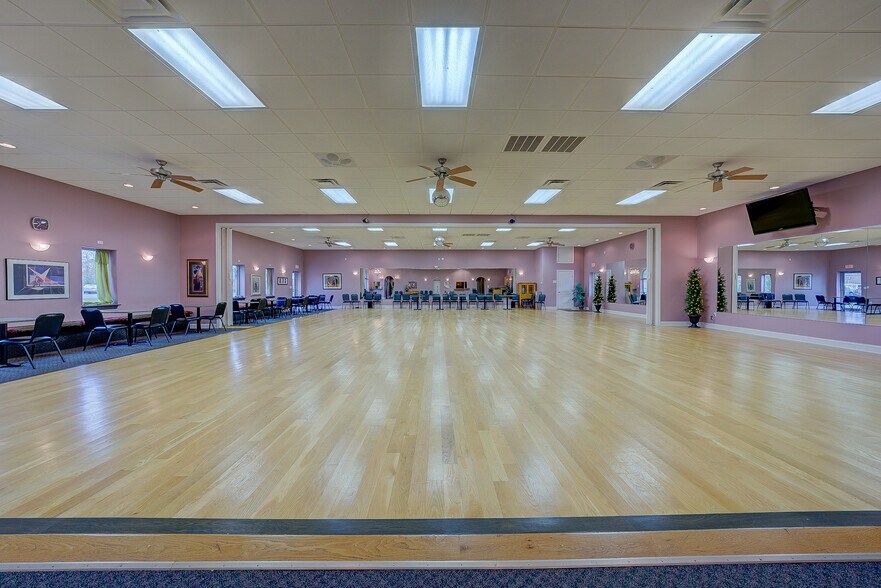 More Photos Of 1129 Thomas Jefferson Rd, Forest General Retail For Sale