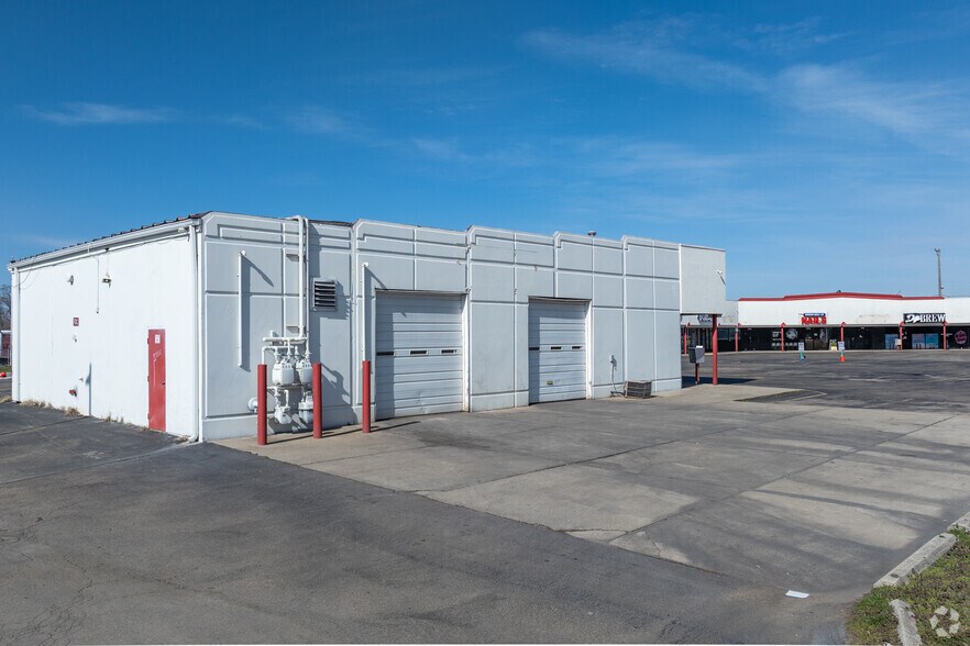 More Photos Of 2015-2061 Harshman Rd, Dayton Unknown For Lease