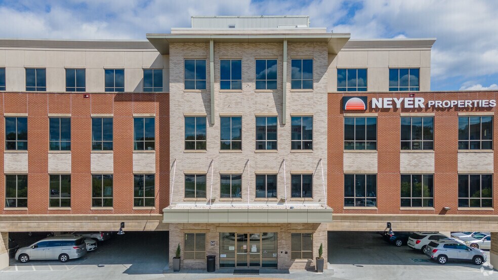 More Photos Of 2135 Dana Ave, Cincinnati Medical For Lease