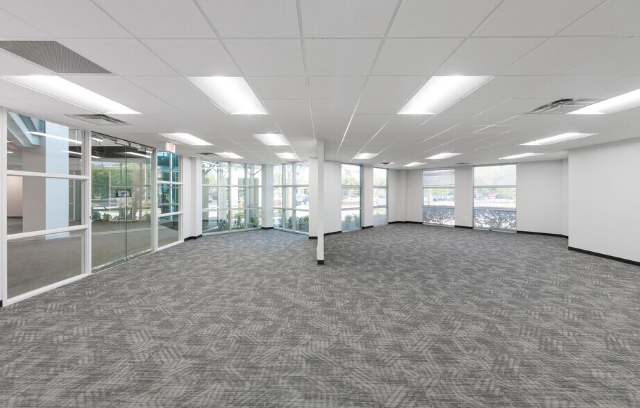 More Photos Of 4345 Southpoint Blvd, Jacksonville Office For Lease