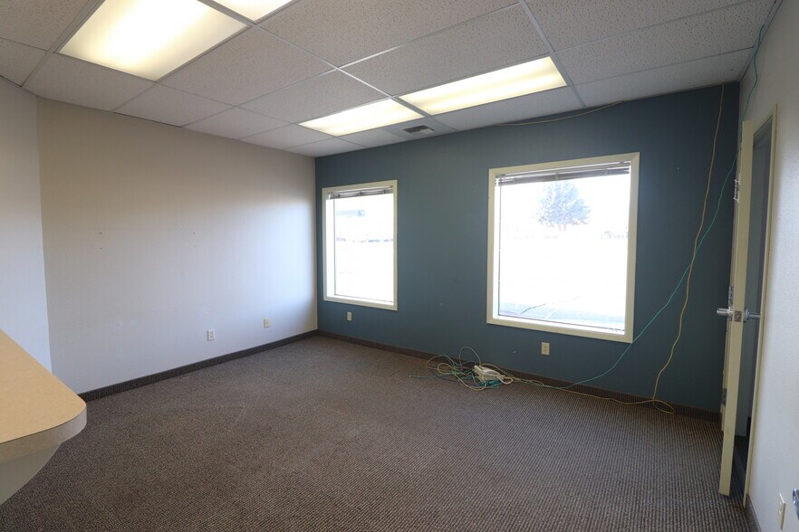 More Photos Of 39141 Pocahontas, Baker City Medical For Sale