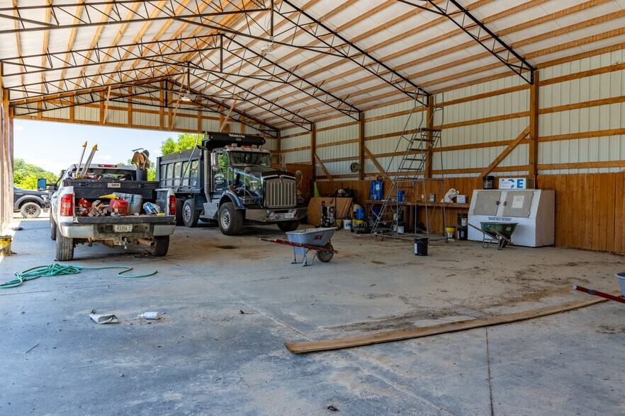 More Photos Of 10516 Highway 58, Ooltewah General Retail For Sale