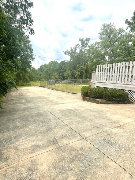 More Photos Of 7830 Olde 8 Rd, Macedonia Restaurant For Sale