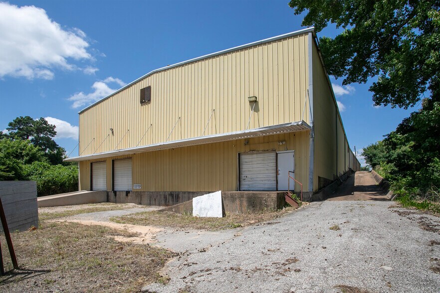 More Photos Of 414 US Highway 79 N, Henderson Industrial For Sale