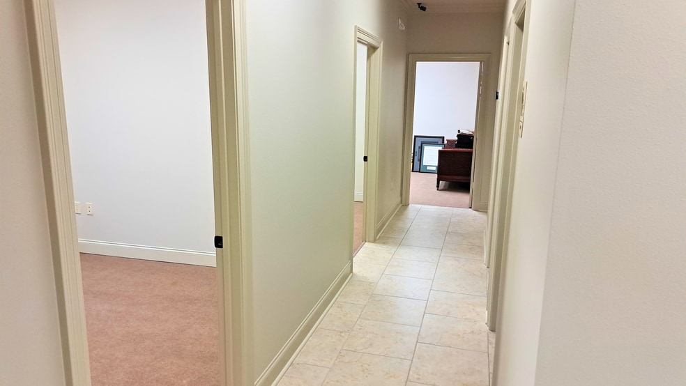 More Photos Of 16851 Jefferson Hwy, Baton Rouge Office For Sale