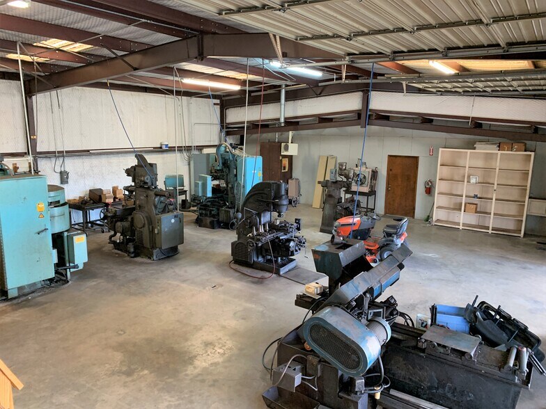 More Photos Of 6887 State Highway 31 E, Murchison Warehouse For Sale