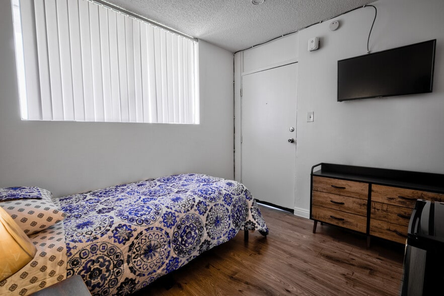 More Photos Of 200 S 8th St, Las Vegas Apartments For Sale