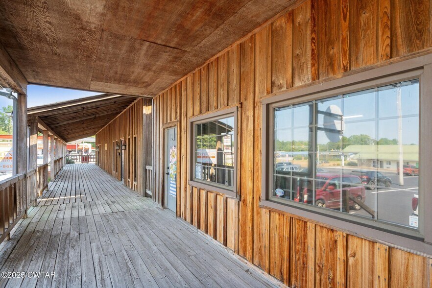 More Photos Of 777 W Church St, Lexington General Retail For Sale