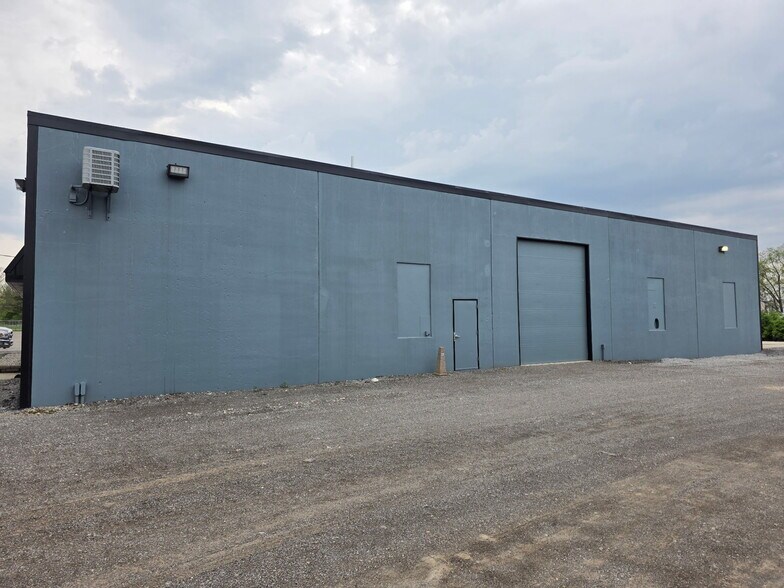 More Photos Of 1359 E Hanthorn Rd, Lima Light Distribution For Lease