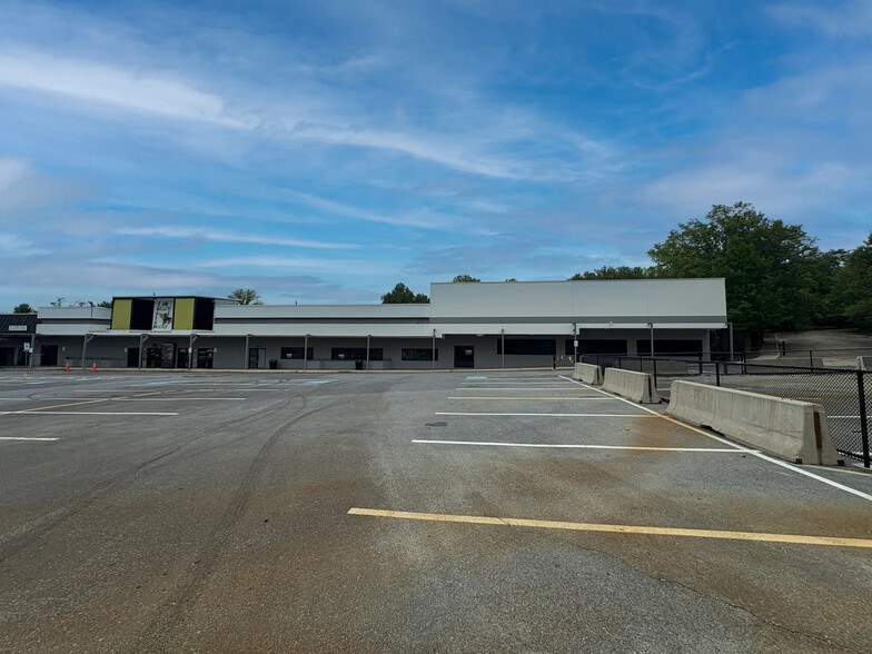 More Photos Of 3100 Branch Ave, Temple Hills General Retail For Lease