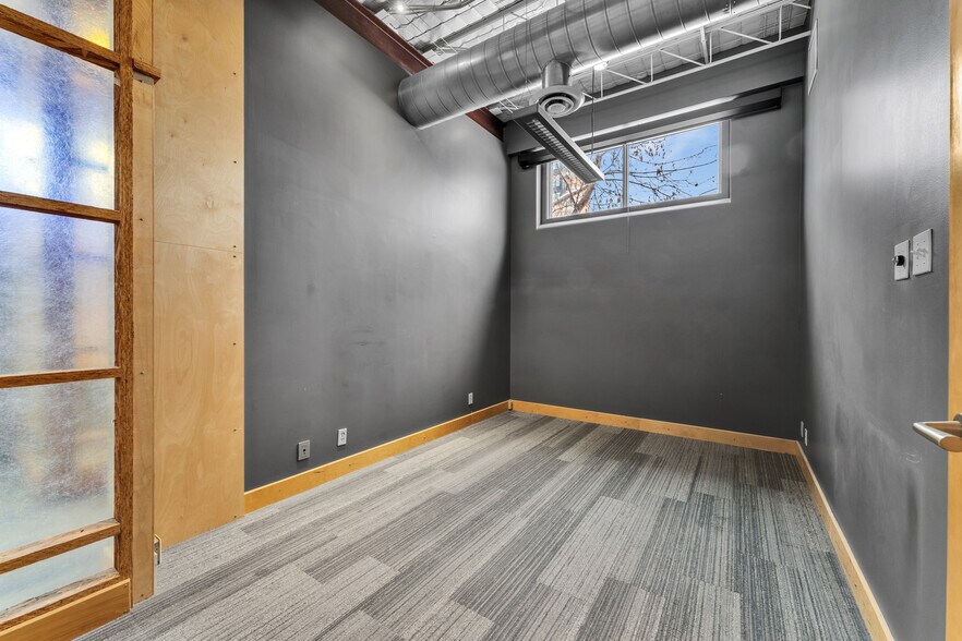 More Photos Of 43-45 Eccles St, Ottawa Office For Sale