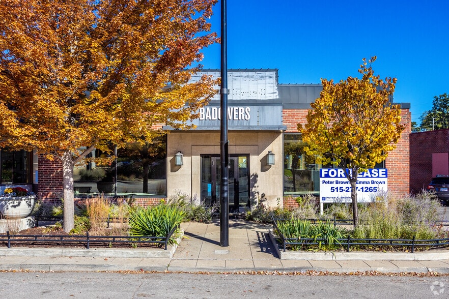 More Photos Of 2817 Ingersoll Ave, Des Moines Storefront For Lease