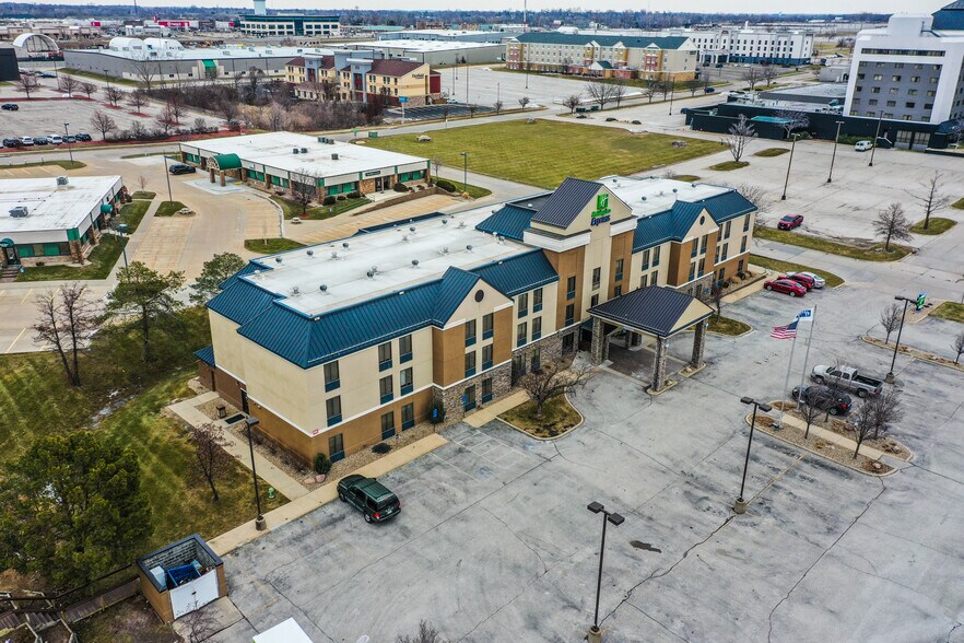 More Photos Of 1230 Collins Rd NE, Cedar Rapids Hotel For Sale