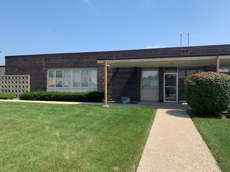 More Photos Of 1031 S Noel Ave, Wheeling Manufacturing For Sale