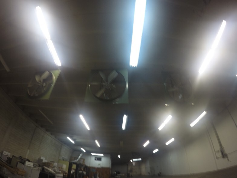 More Photos Of 8111-8113 NW 54th St, Miami Warehouse For Lease