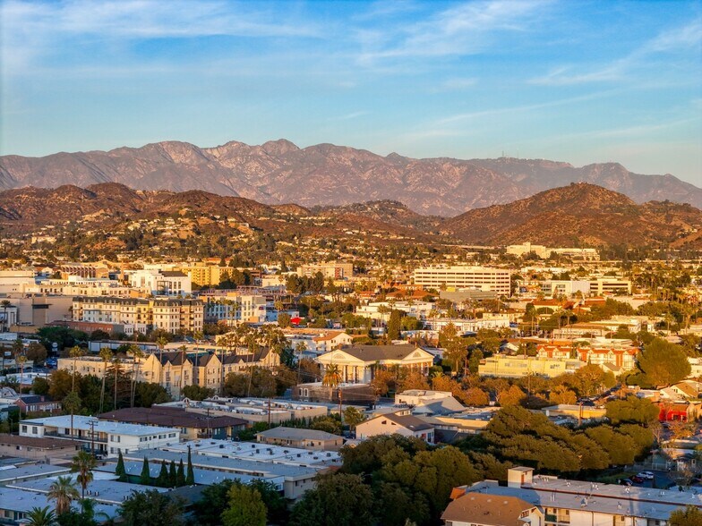 More Photos Of 615 S Columbus Ave, Glendale Apartments For Sale