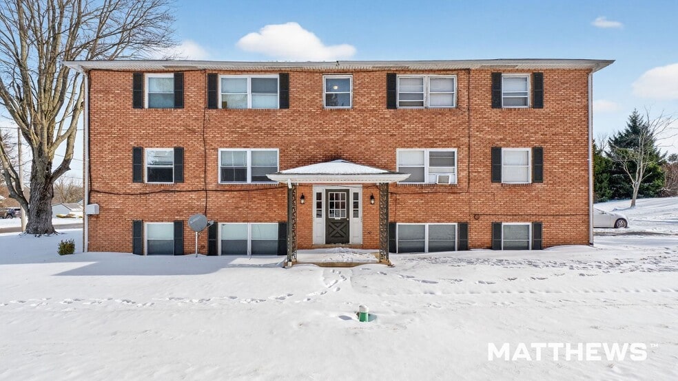 Primary Photo Of 30 Winchester Rd, Mansfield Apartments For Sale
