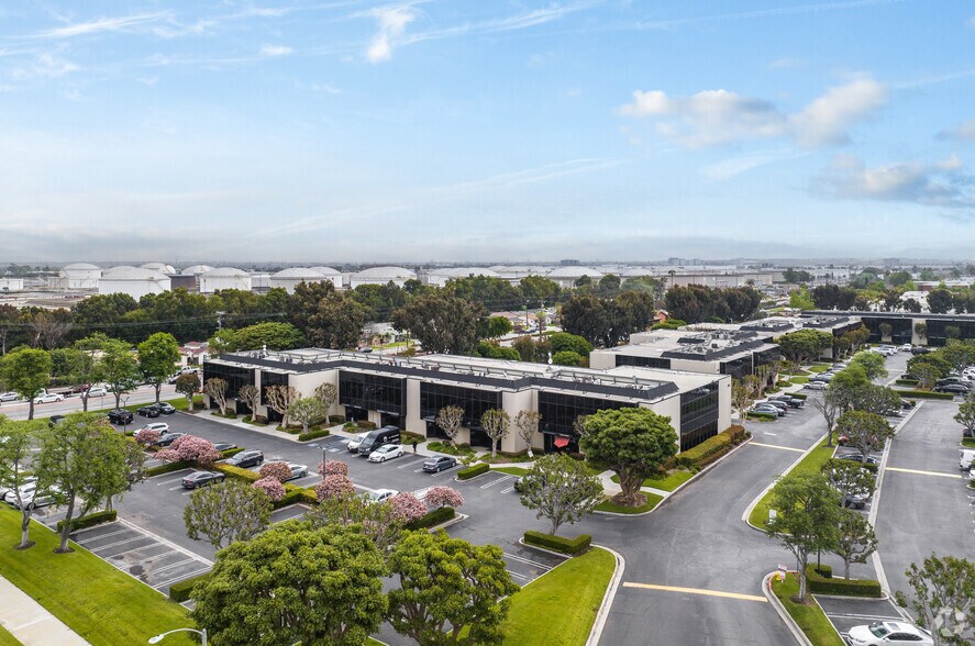 More Photos Of 350 S Crenshaw Blvd, Torrance Unknown For Lease