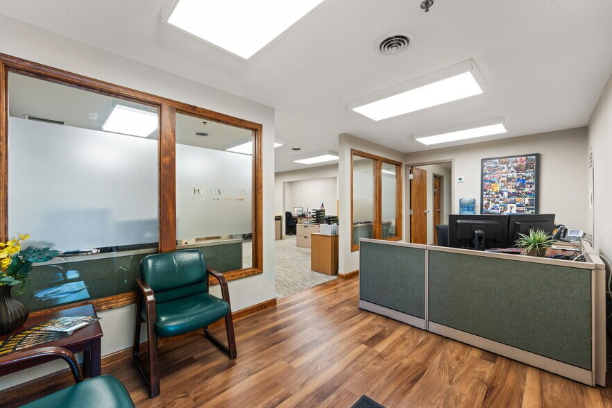 More Photos Of 1111 Glendale Blvd, Valparaiso Freestanding For Lease