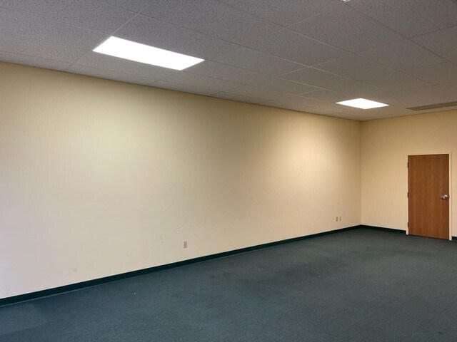 More Photos Of 360 E Grand Blanc Rd, Grand Blanc Office For Lease
