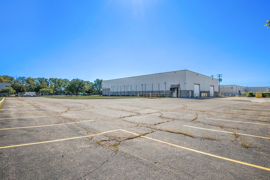 More Photos Of 23605 Regency Park Dr, Warren Manufacturing For Sale