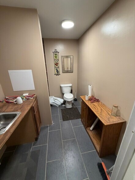 More Photos Of 20 N James St, Kansas City Storefront Retail Office For Lease