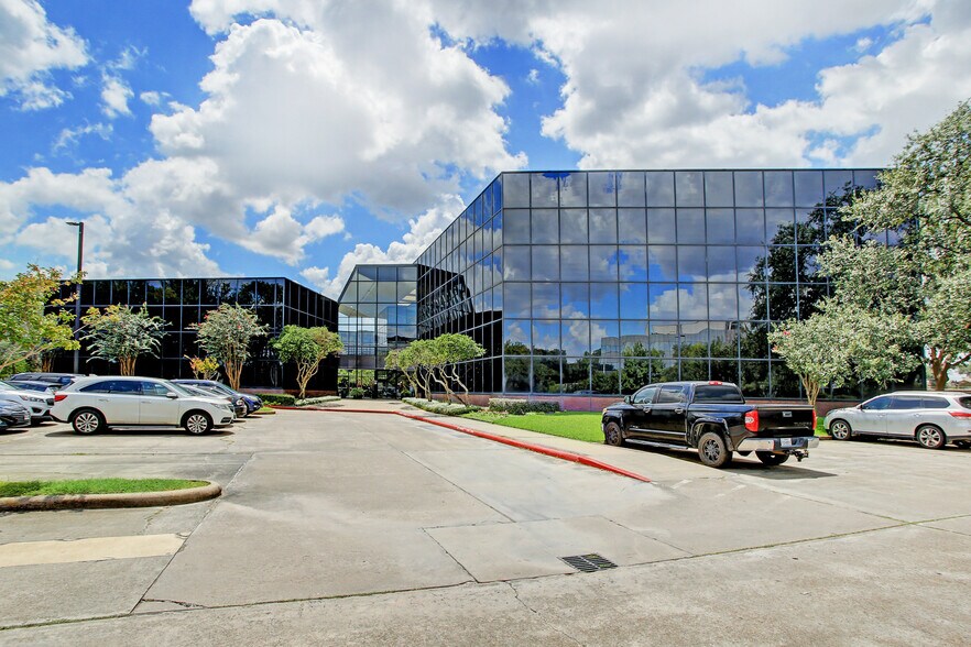 More Photos Of 3000 Wilcrest Dr, Houston Unknown For Lease